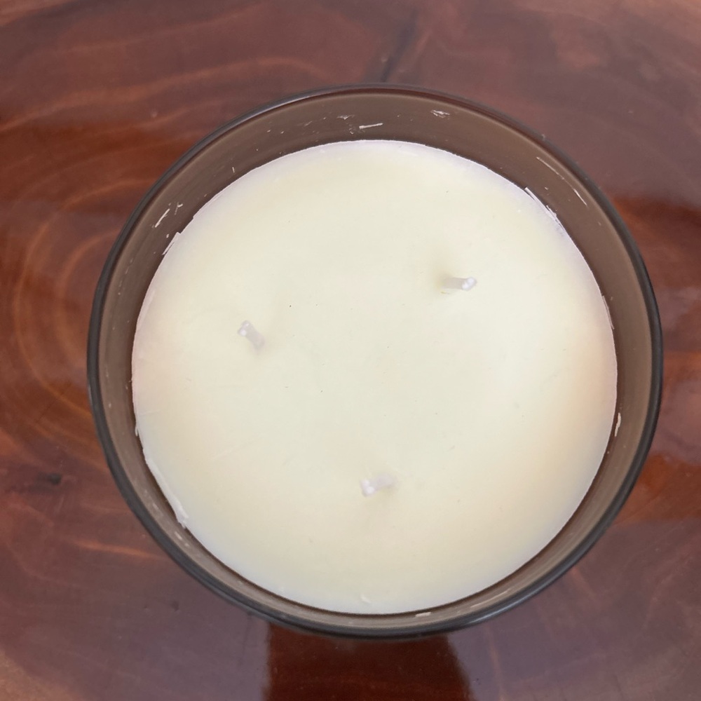 Candle 🕯️ - Picture 2 of 5